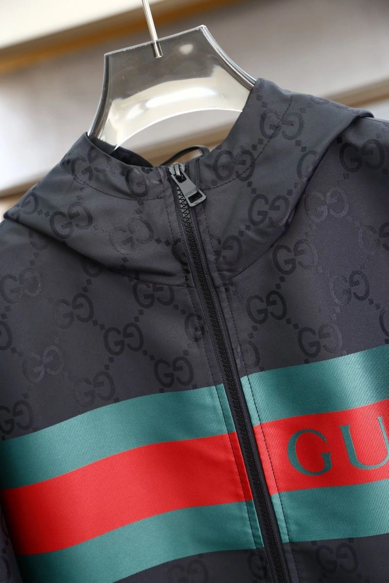 Gucci Outwear Breathable 127260