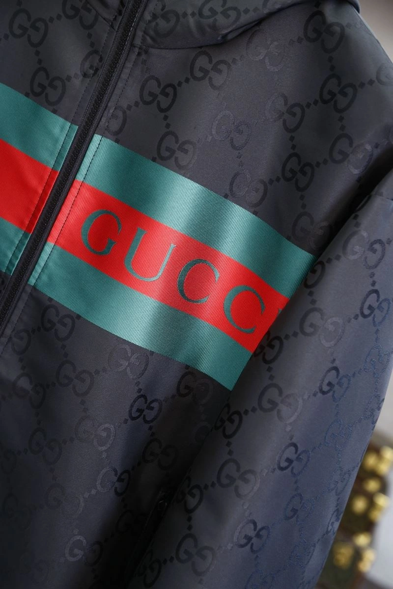 Gucci Outwear Breathable 127260