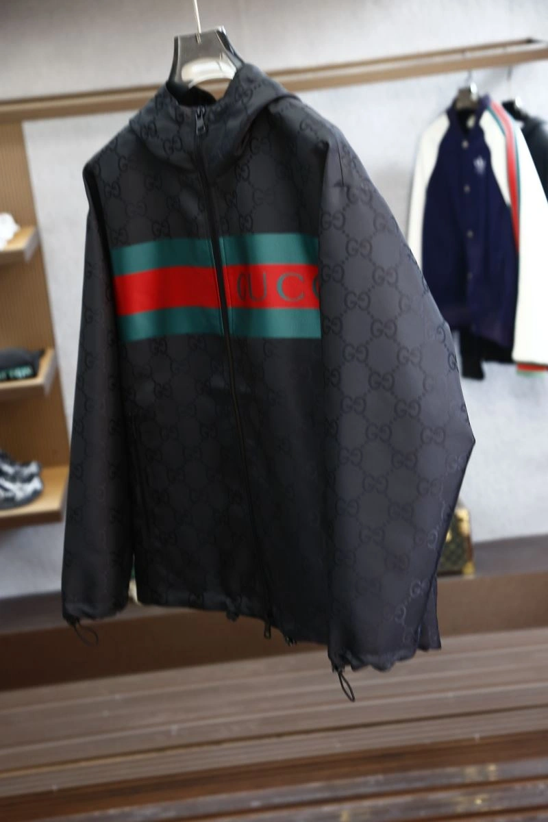 Gucci Outwear Breathable 127260
