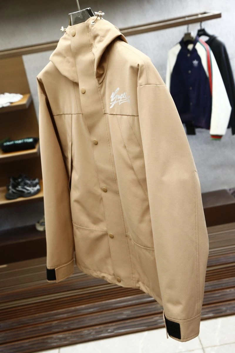 Chic Gucci Outwear 126774