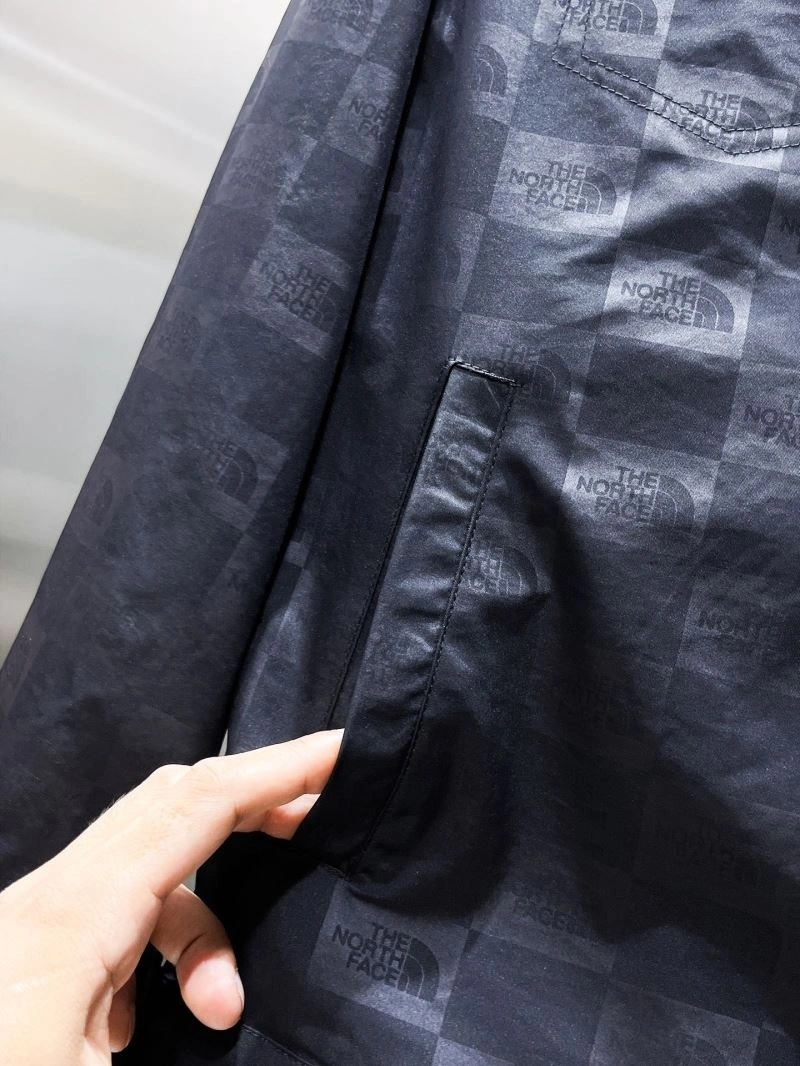 Breathable Gucci Outwear 126770