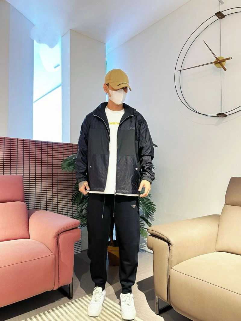 WrinkleFree Gucci Outwear 126359