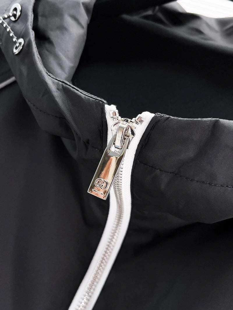 Gucci Outwear Bold 126328