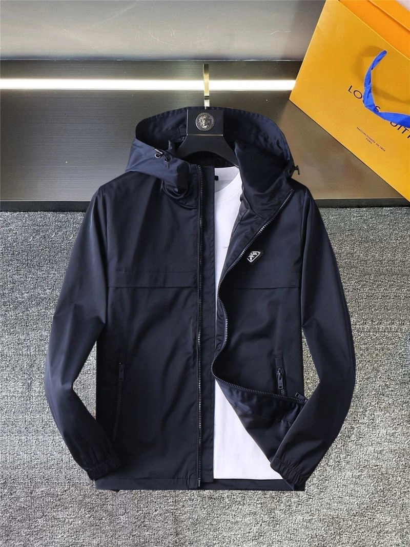 Trendsetting Gucci Outwear 126325