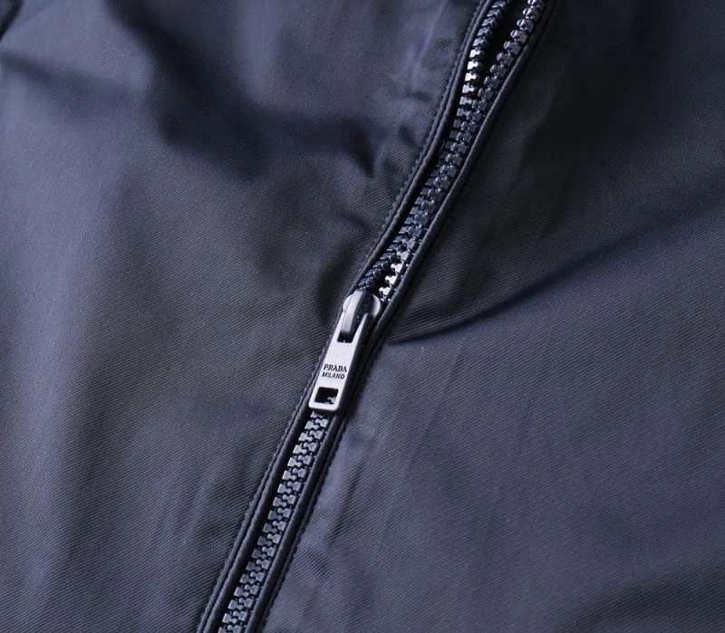 Trendsetting Gucci Outwear 126325