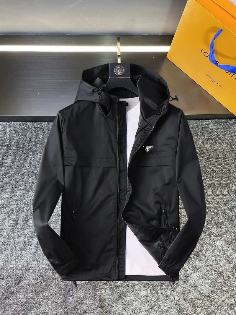 Trendsetting Gucci Outwear 126325