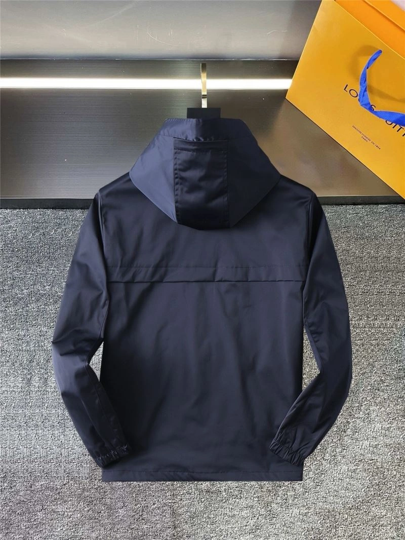 Trendsetting Gucci Outwear 126325