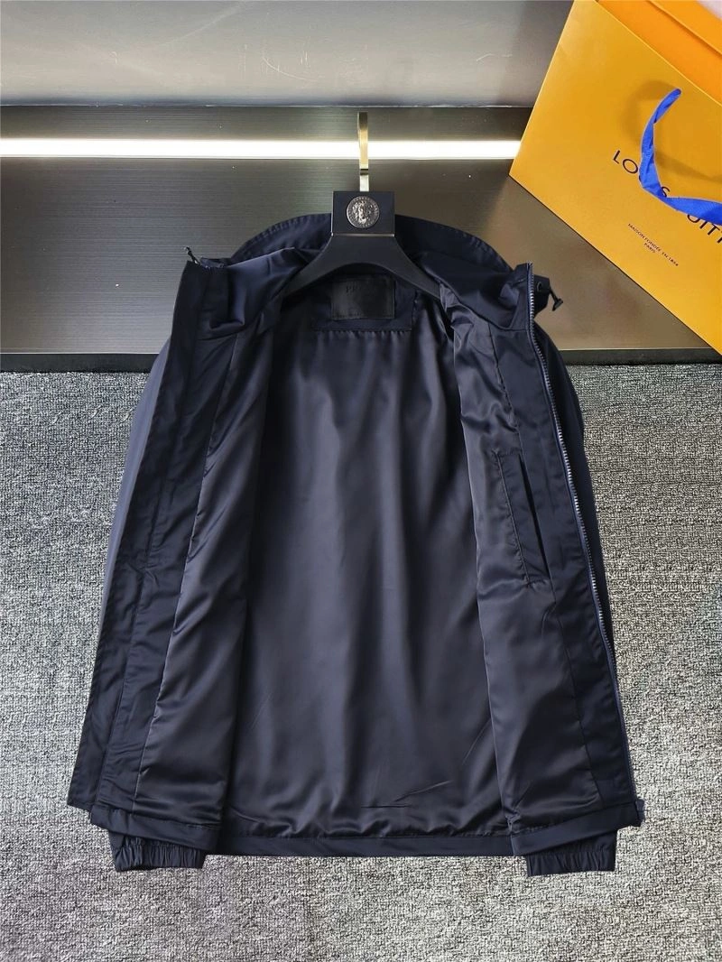 Trendsetting Gucci Outwear 126325