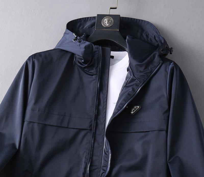 Trendsetting Gucci Outwear 126325