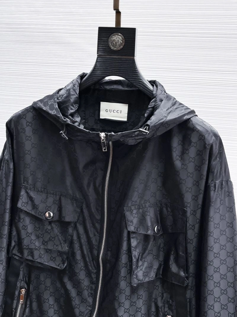 Gucci Outwear Effortless 126317