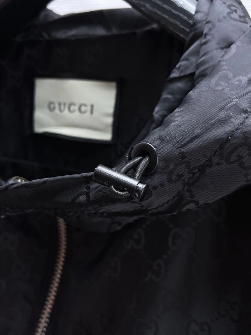 Gucci Outwear Effortless 126317