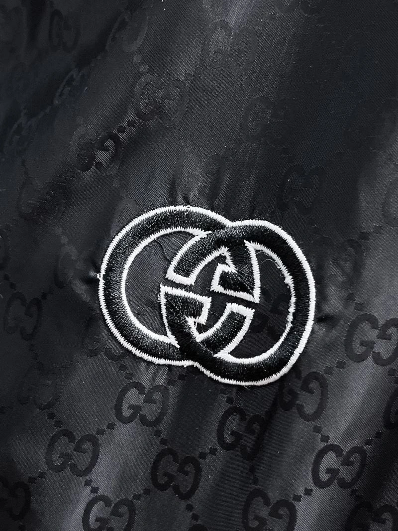 Breathable Gucci Outwear 126320