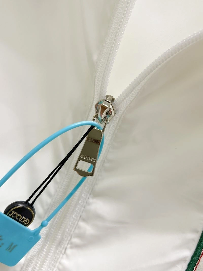 MultiPurpose Gucci Outwear 126294