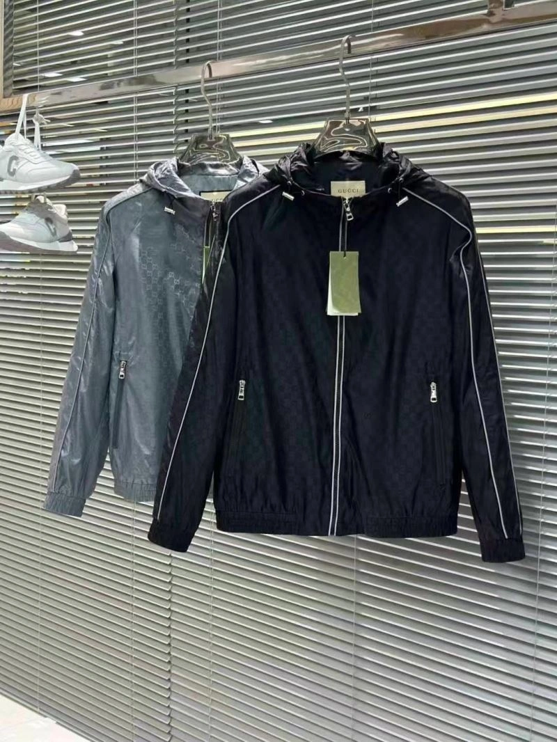 Versatile Gucci Outwear 126298