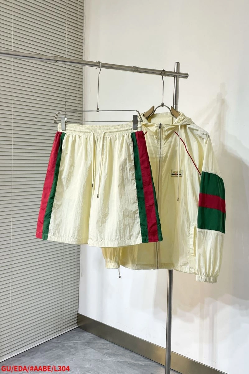 Gucci Outwear Unisex 126289