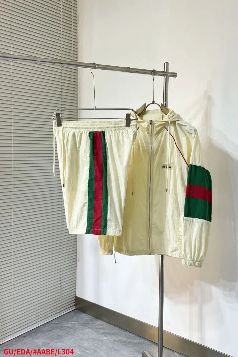Gucci Outwear Unisex 126289