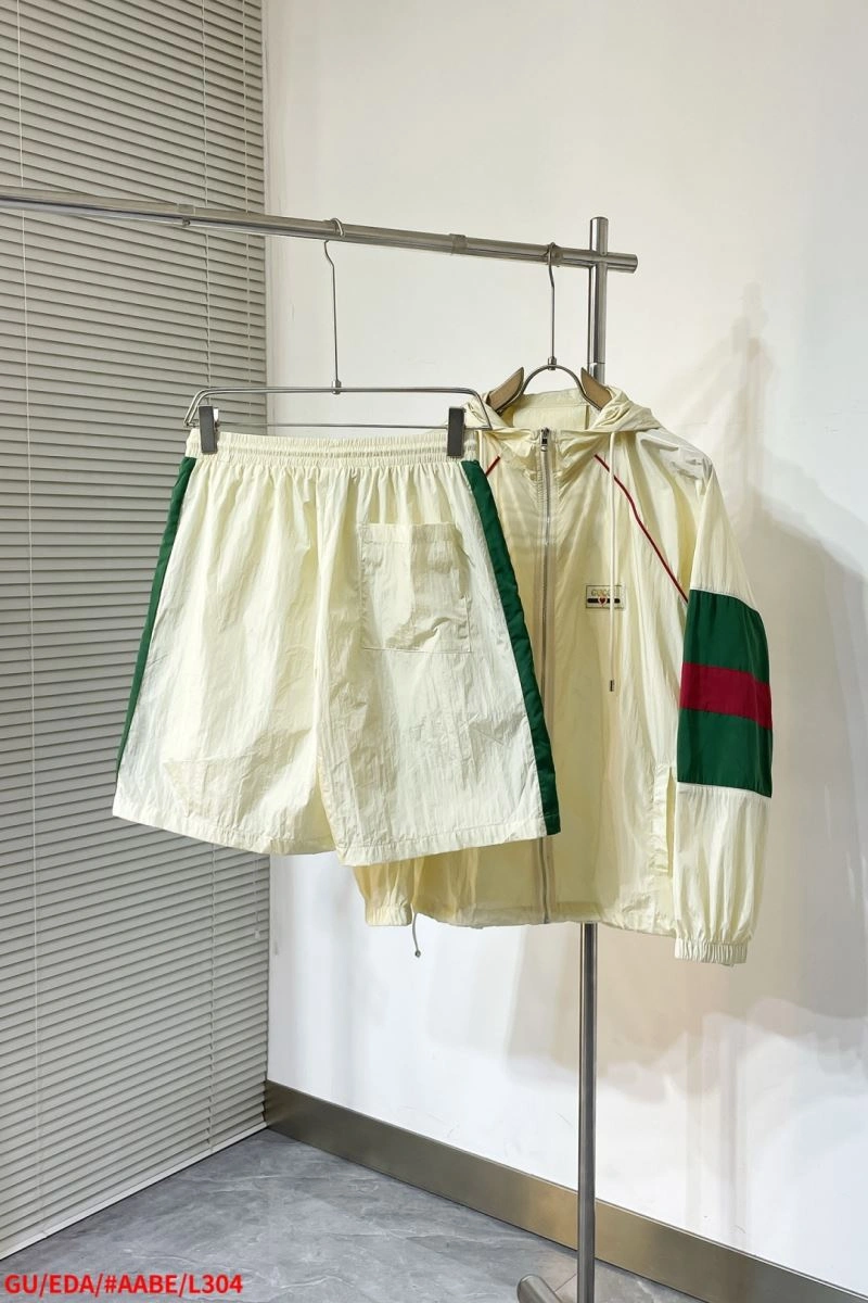 Gucci Outwear Unisex 126289