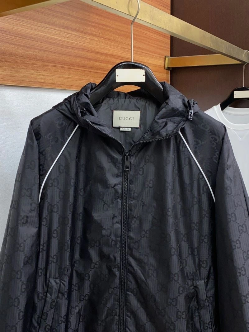 Comfortable Gucci Outwear 125946