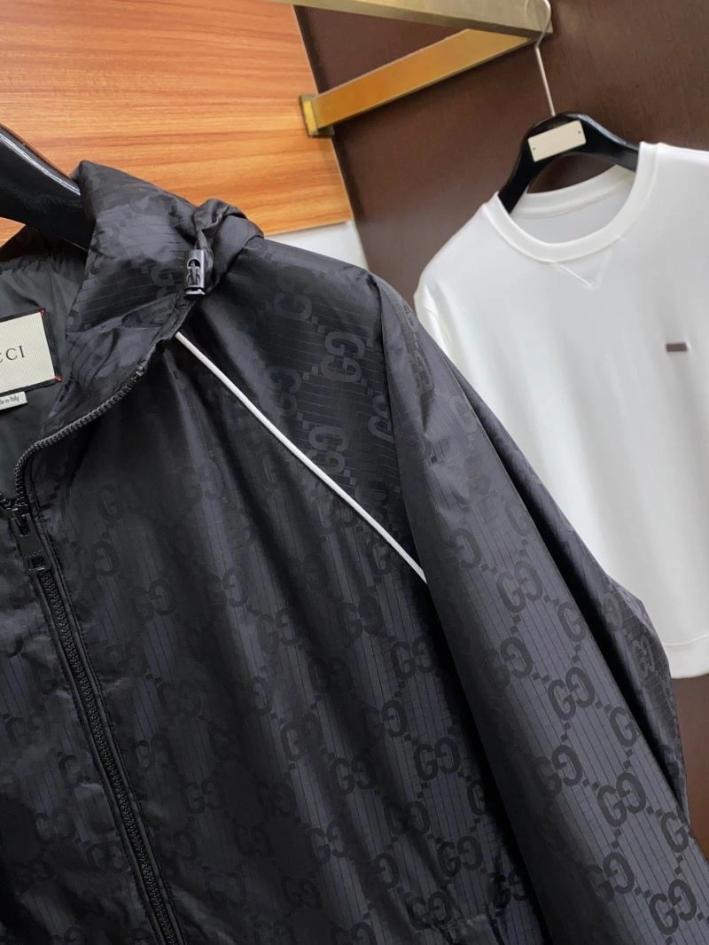 Comfortable Gucci Outwear 125946