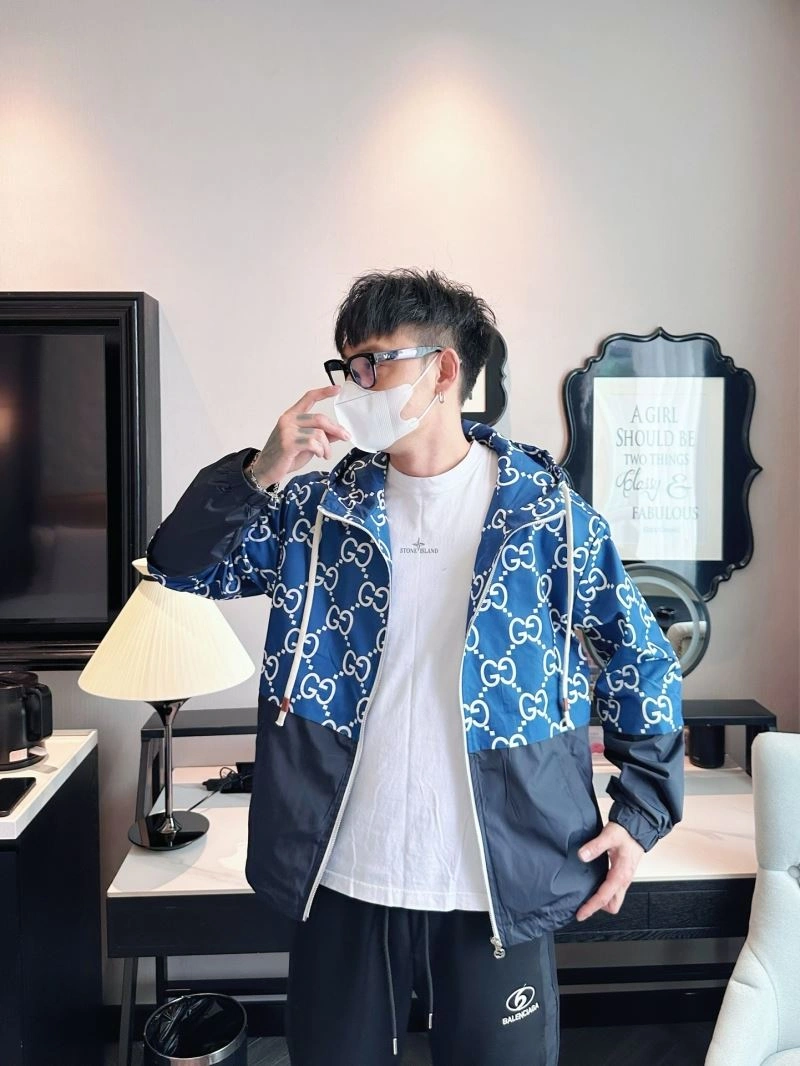 Comfortable Gucci Outwear 125939