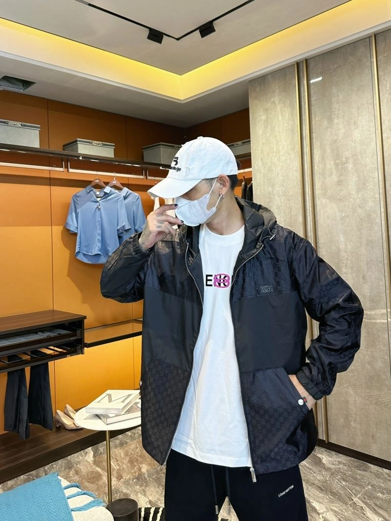 FlexibleFit Gucci Outwear 125943
