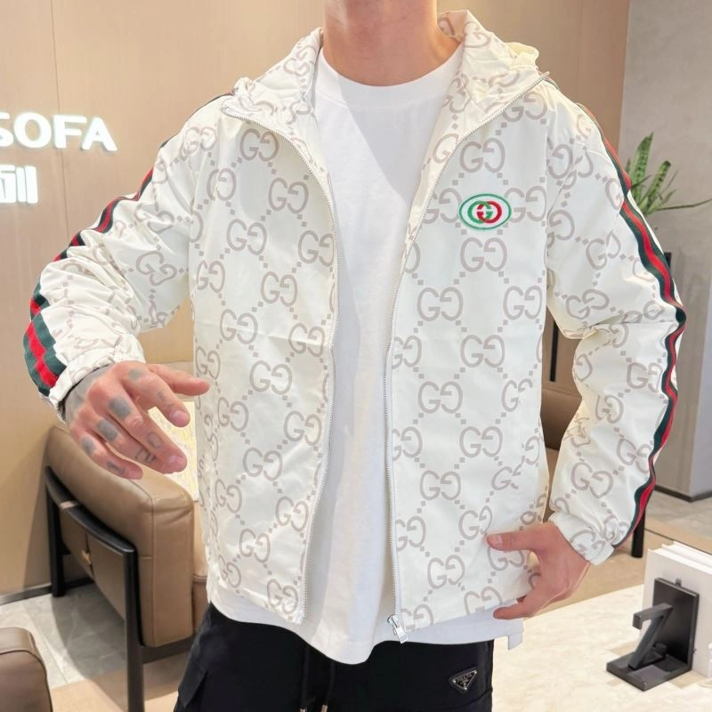 Versatile Gucci Outwear 125936