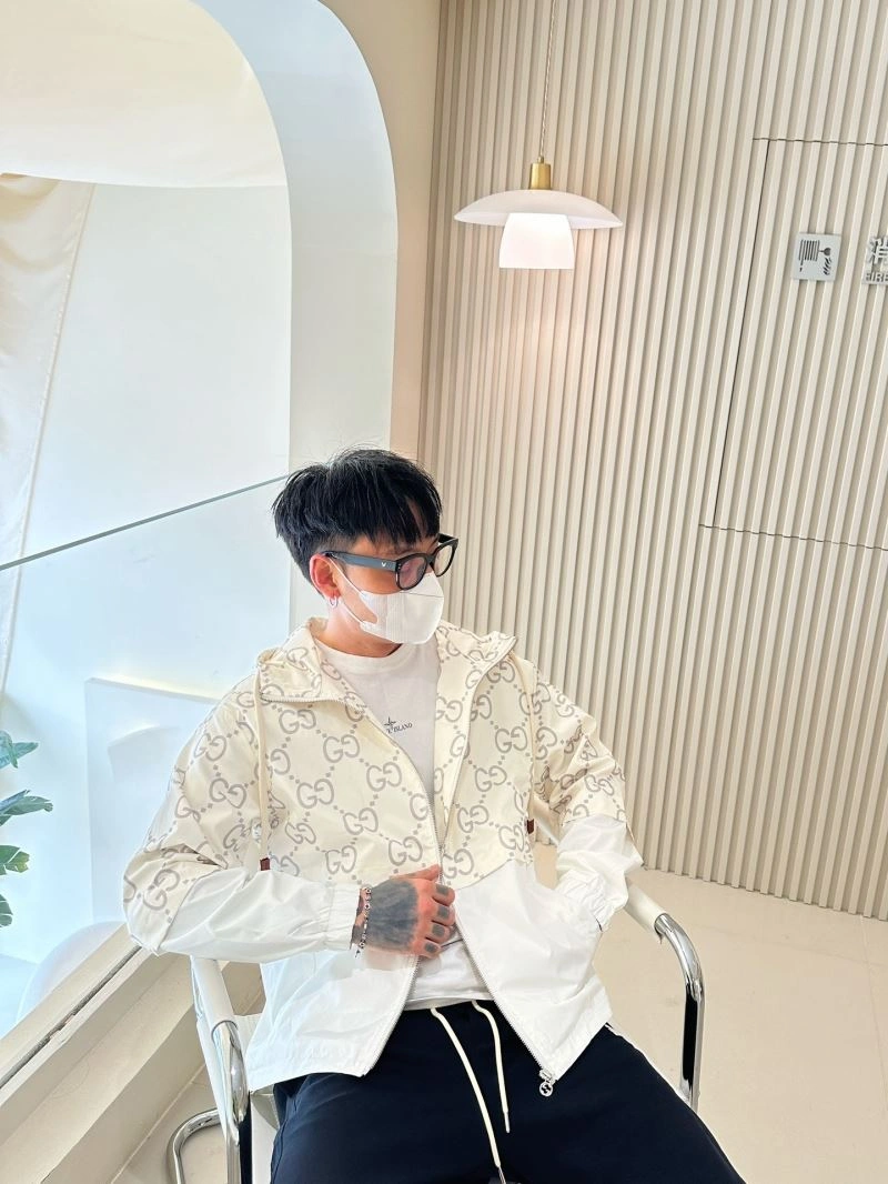 Breathable Gucci Outwear 125928