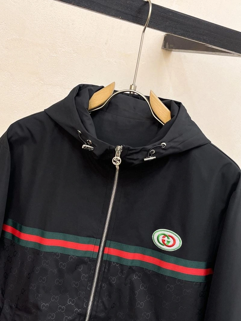 Gucci Outwear Sleek 125919