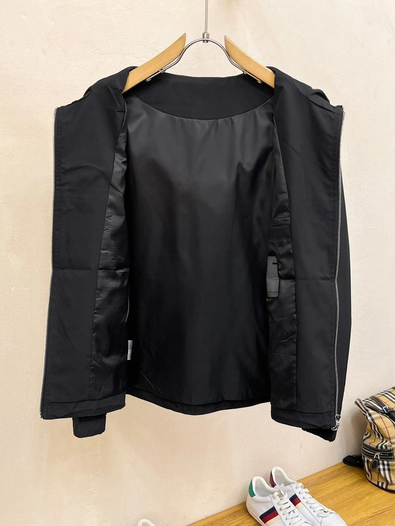 Gucci Outwear Sleek 125919