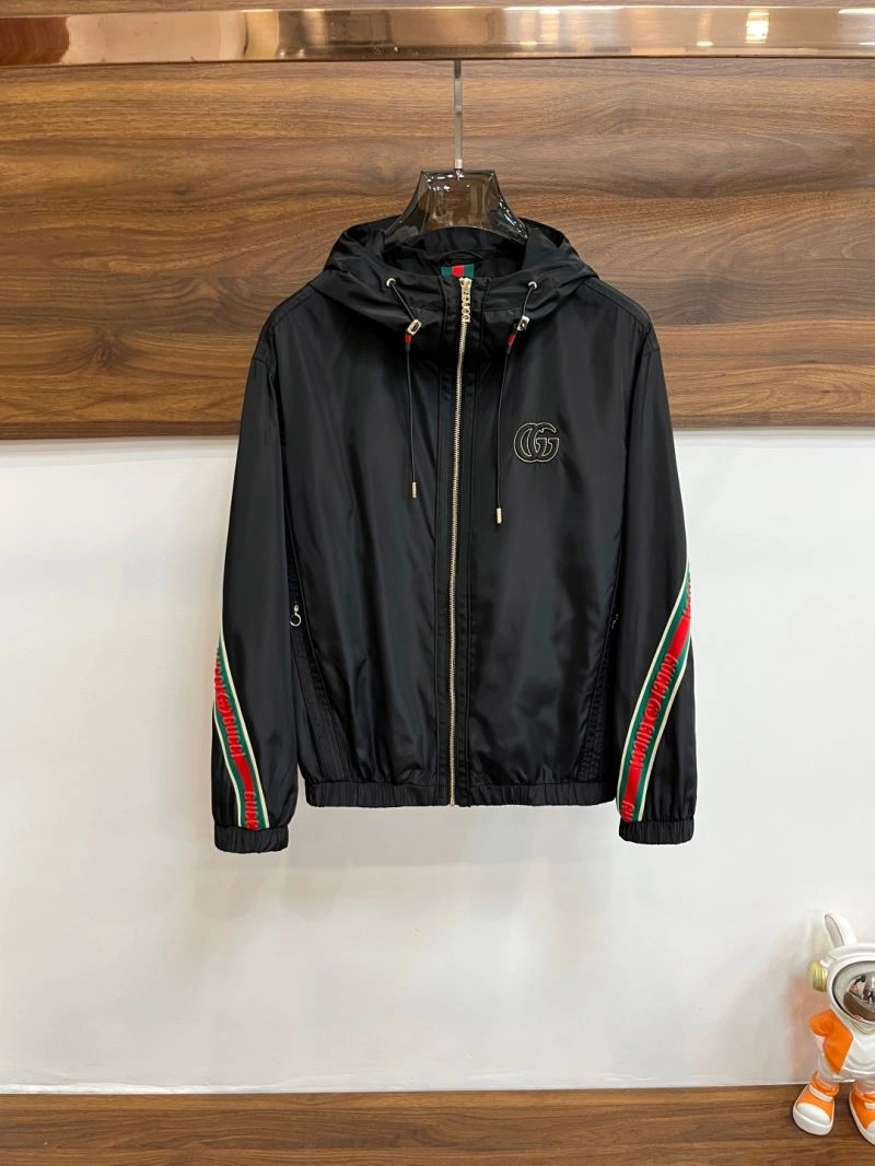 Gucci Outwear Sleek 125907