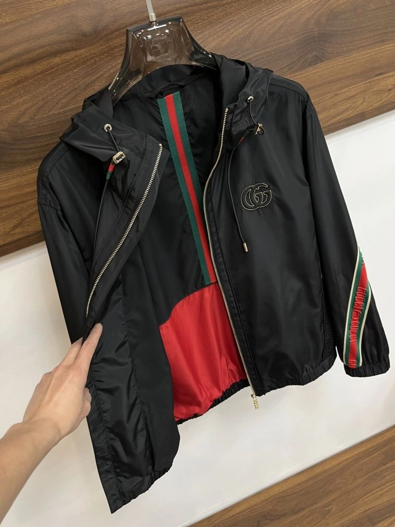 Gucci Outwear Sleek 125907