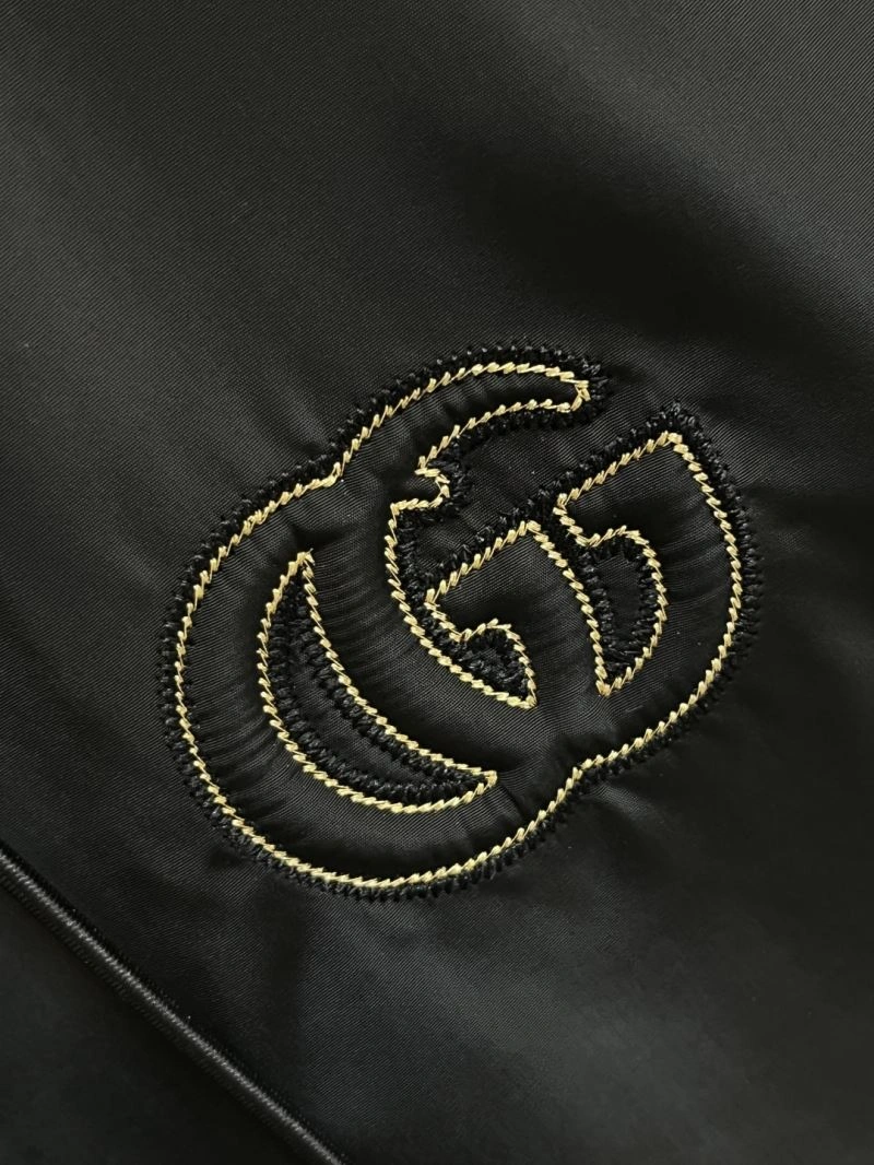 Gucci Outwear Sleek 125907