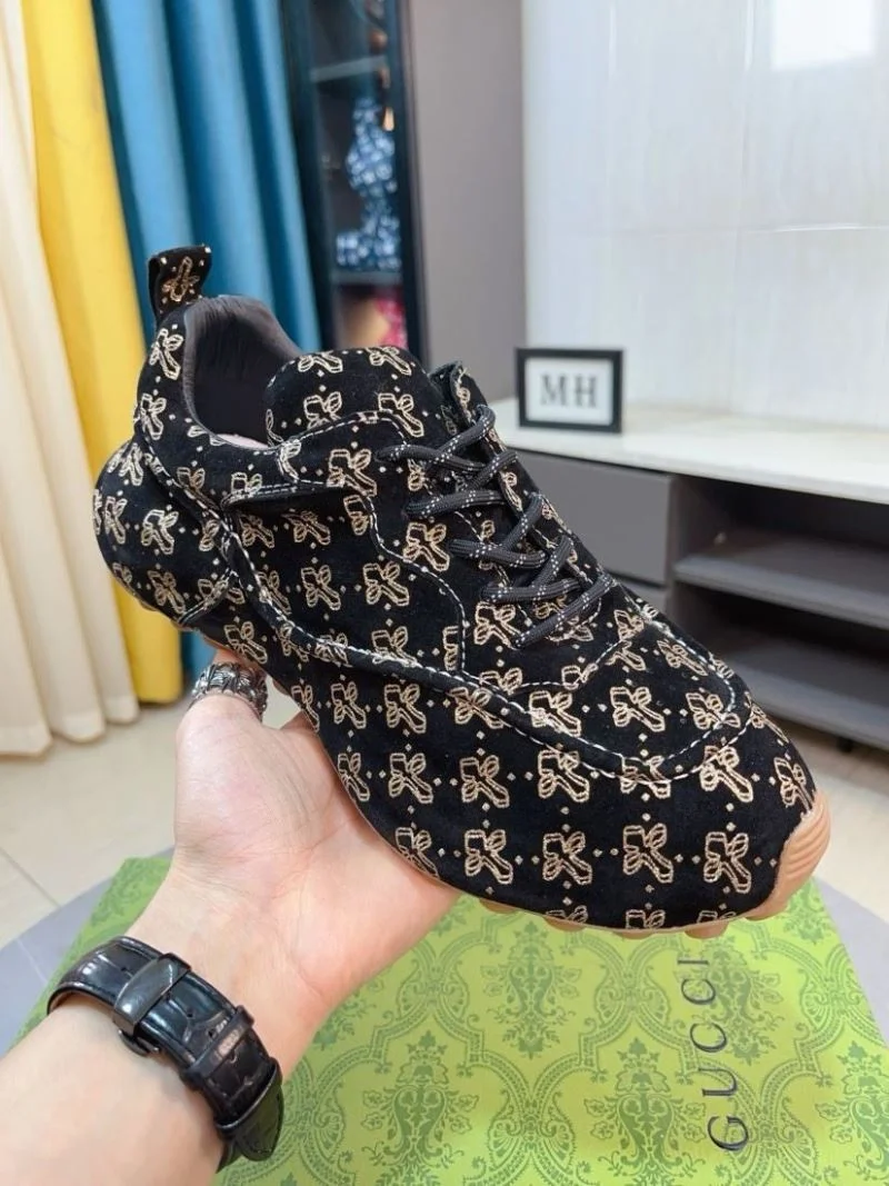 Functional Gucci Rhyton Shoes 25332