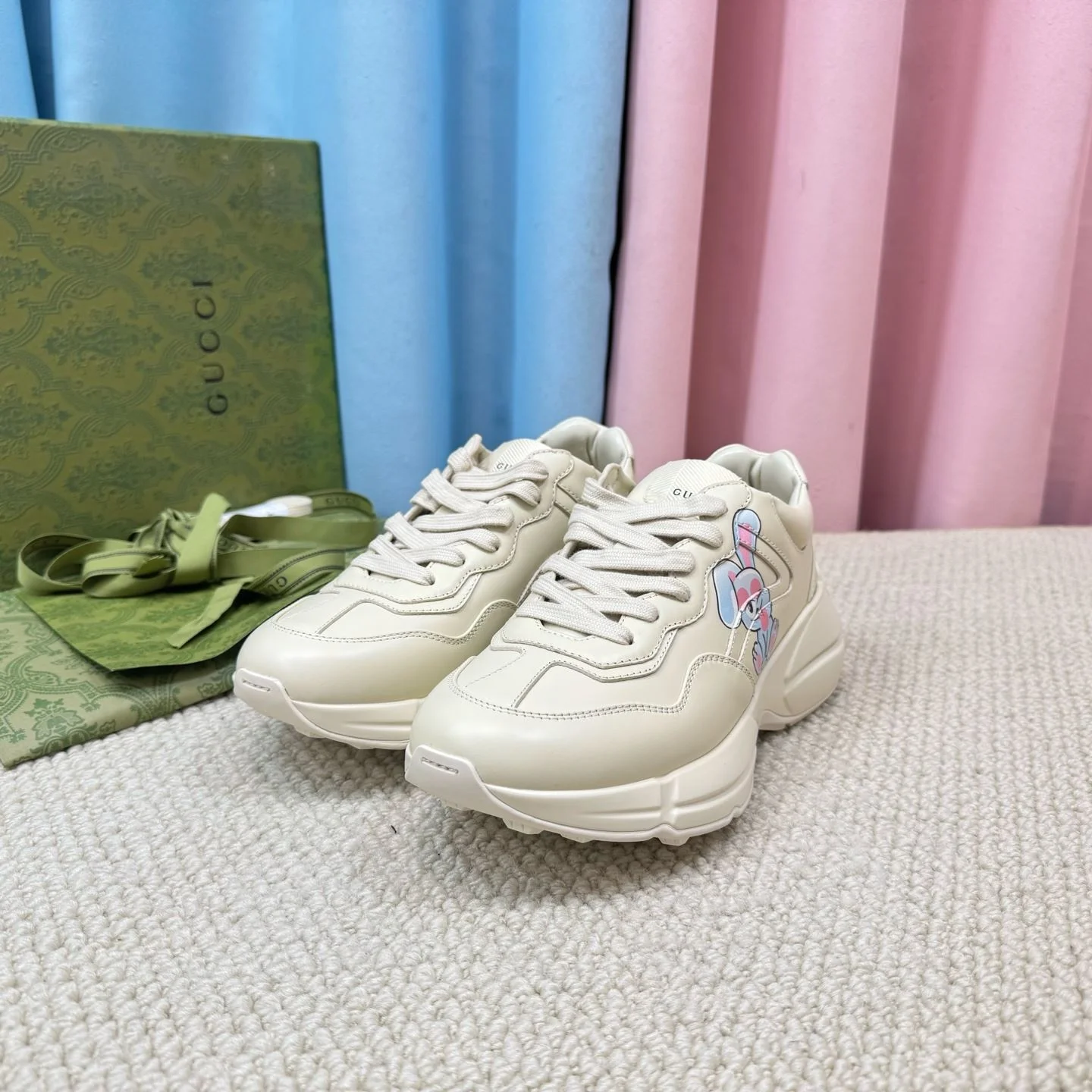 Gucci Rhyton Shoes Lightweight 24435