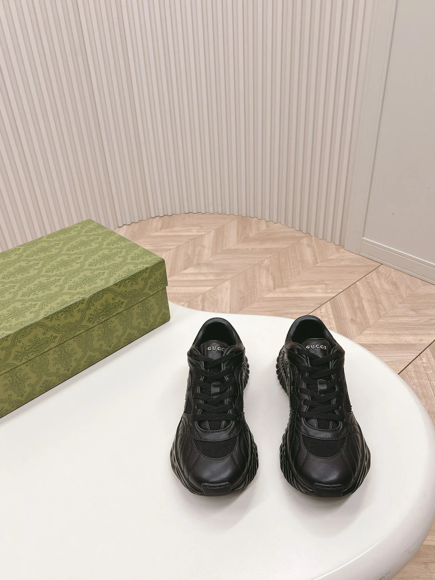 WellDesigned Gucci Rhyton Shoes 24406