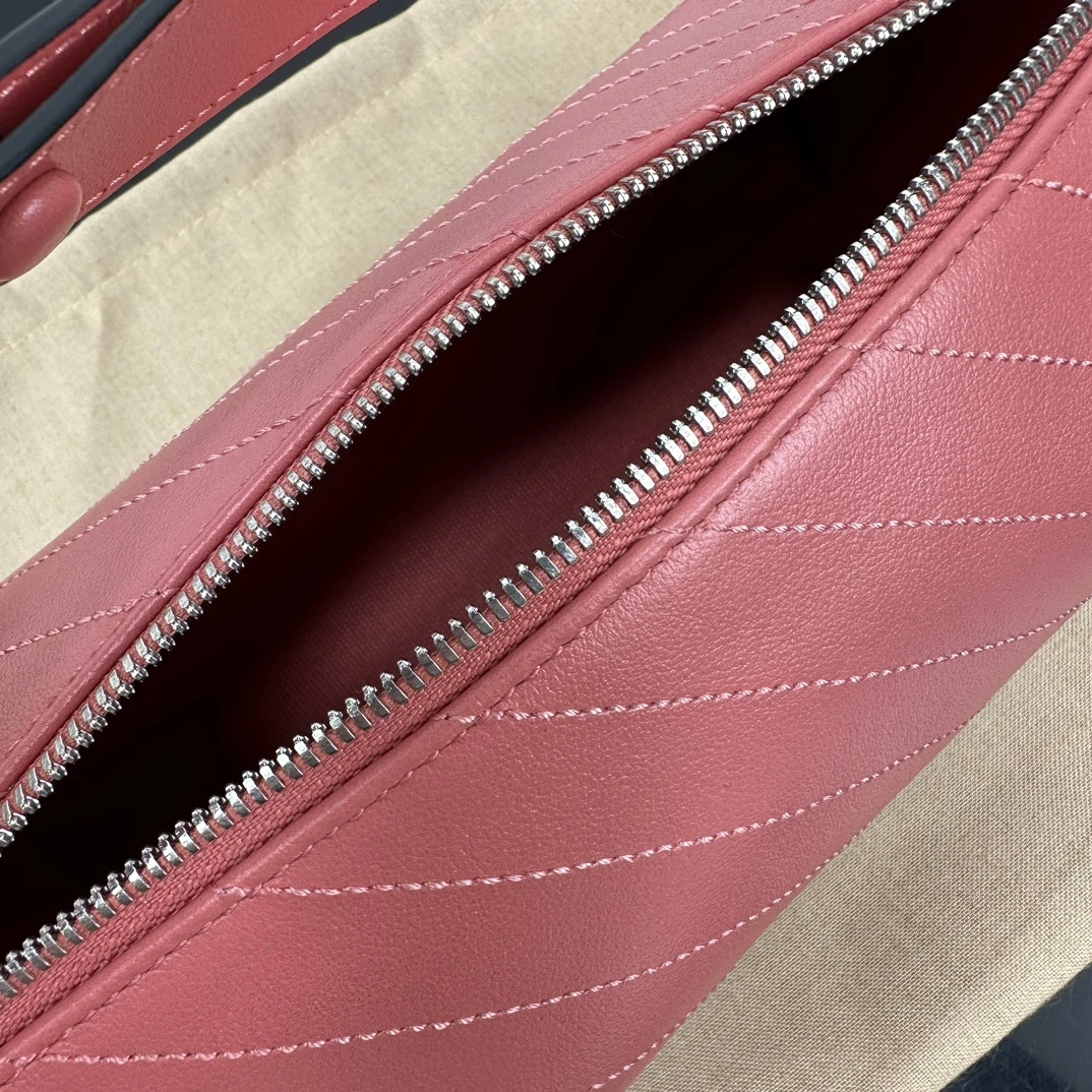Gucci Round Bags Practical 72539