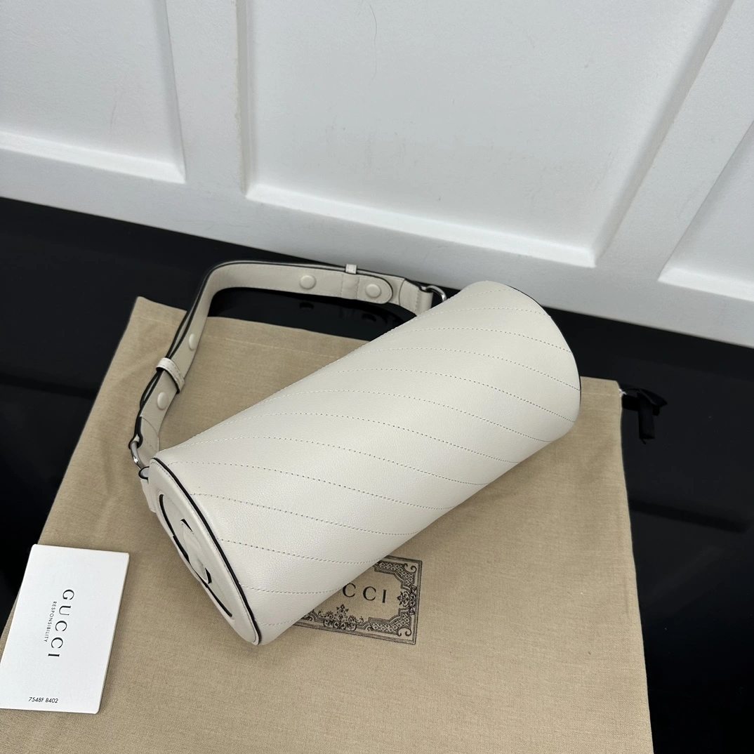 Gucci Round Bags Sophisticated 72535
