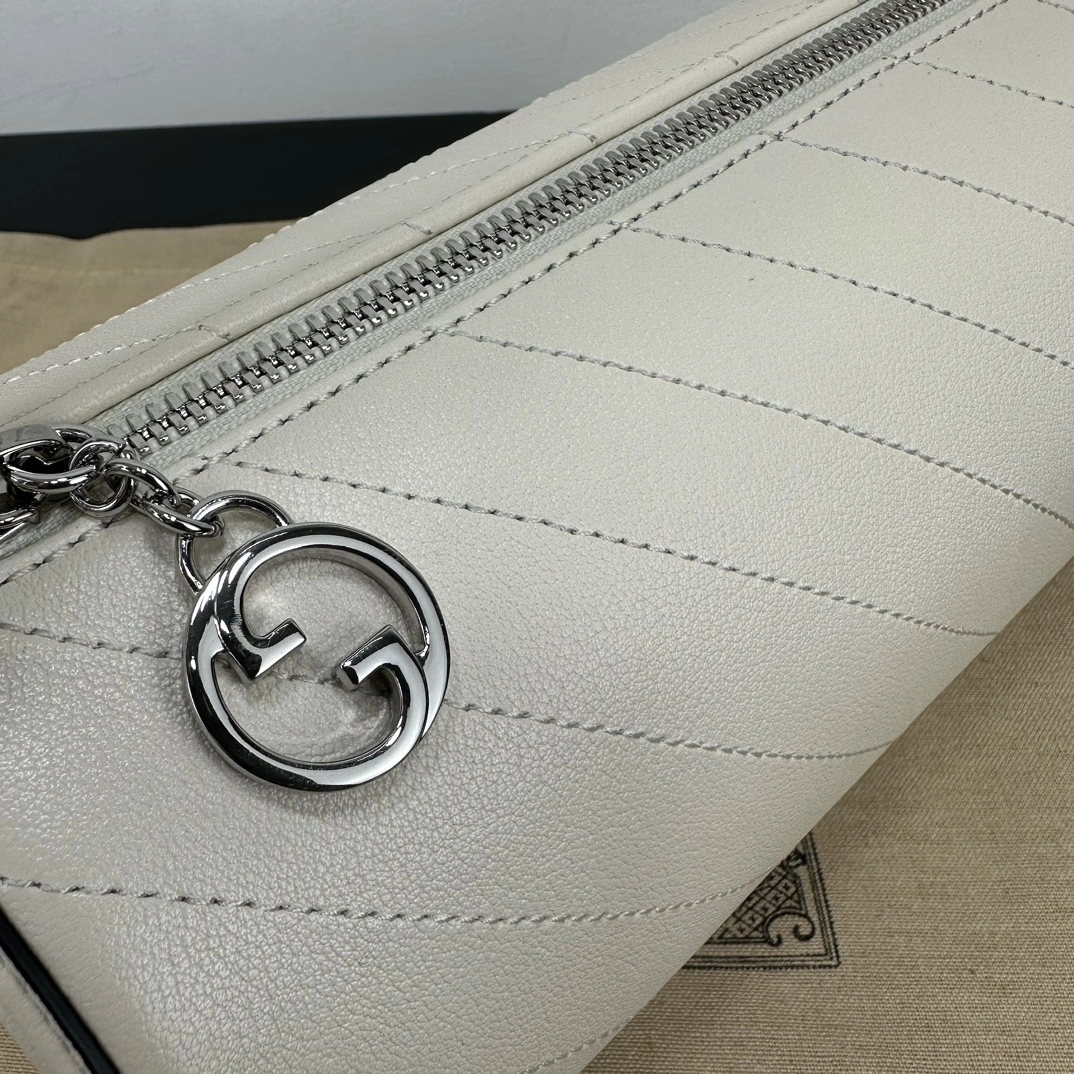 Gucci Round Bags Sophisticated 72535