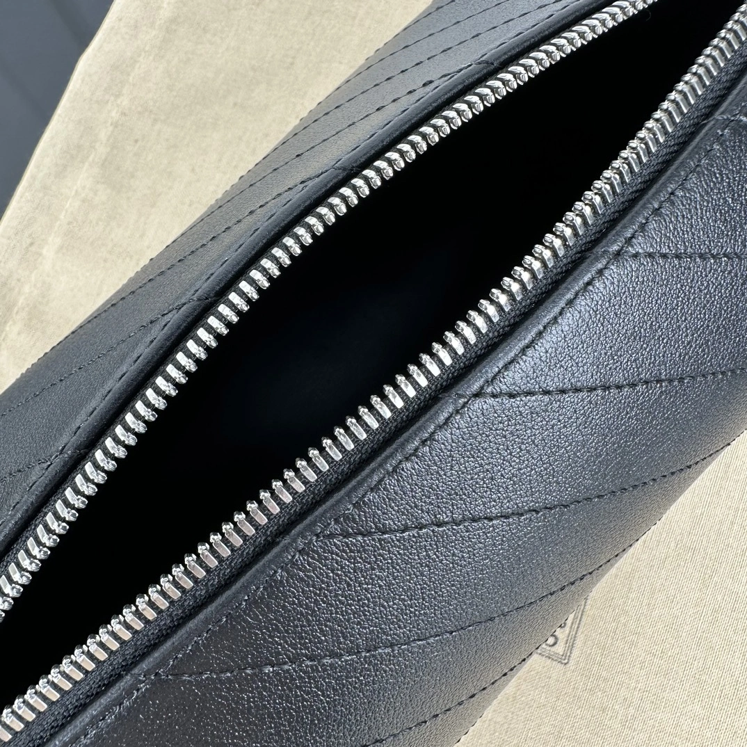 Tailored Gucci Round Bags 72537