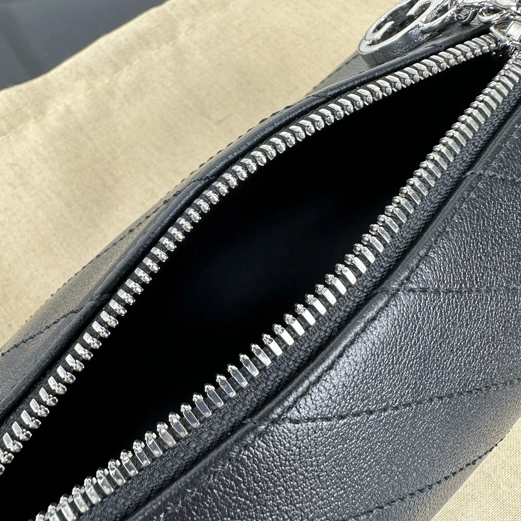 Gucci Round Bags Sophisticated 72545