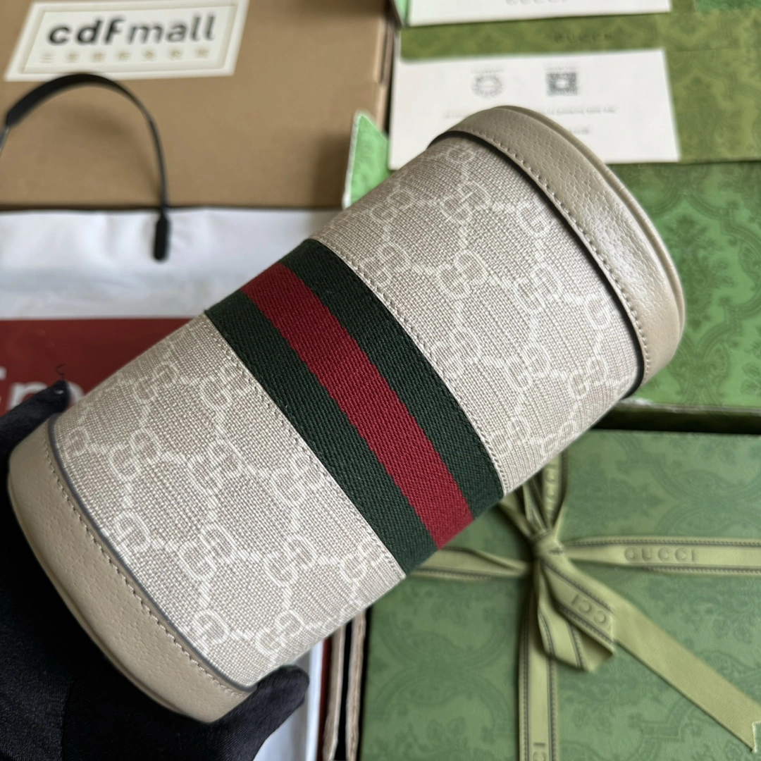 Flexible Gucci Round Bags 72426