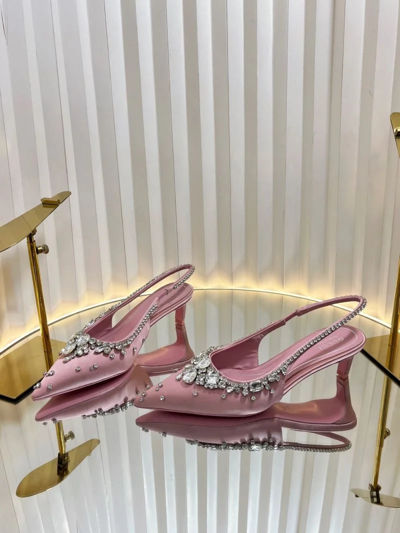 Elegant Gucci Sandals 25065