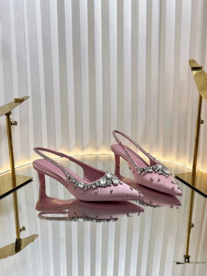 Elegant Gucci Sandals 25065