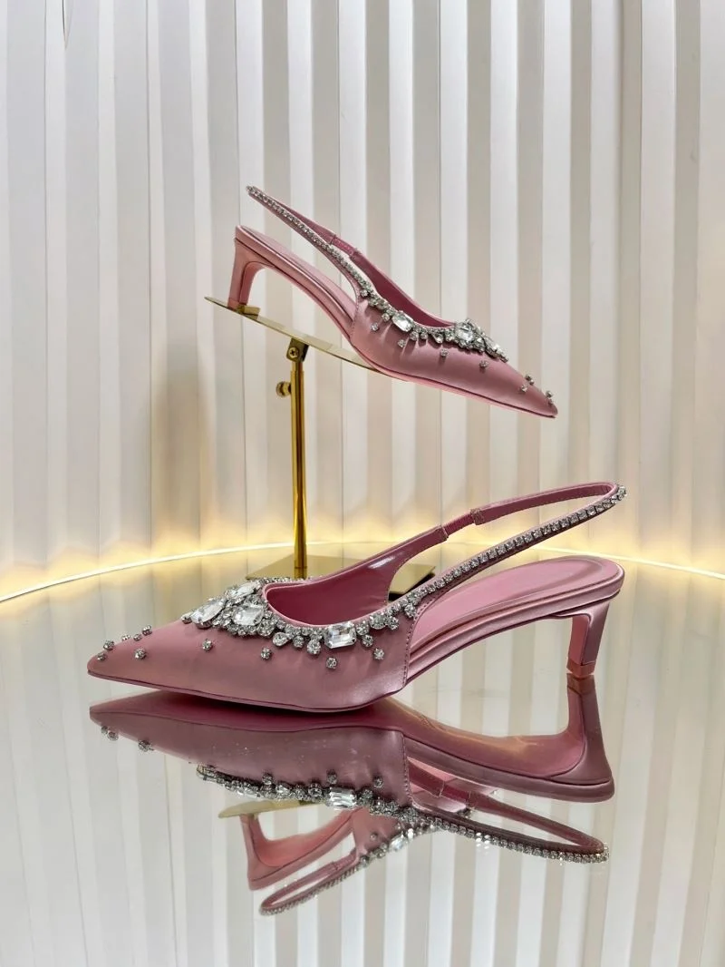 Elegant Gucci Sandals 25065