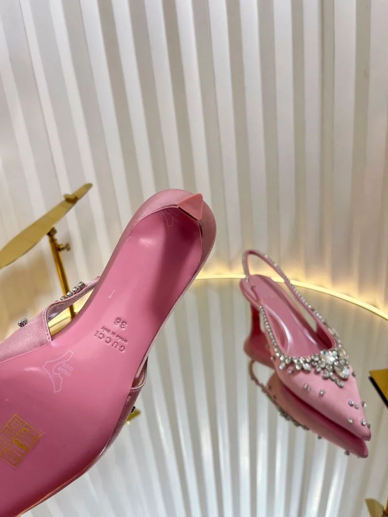 Elegant Gucci Sandals 25065