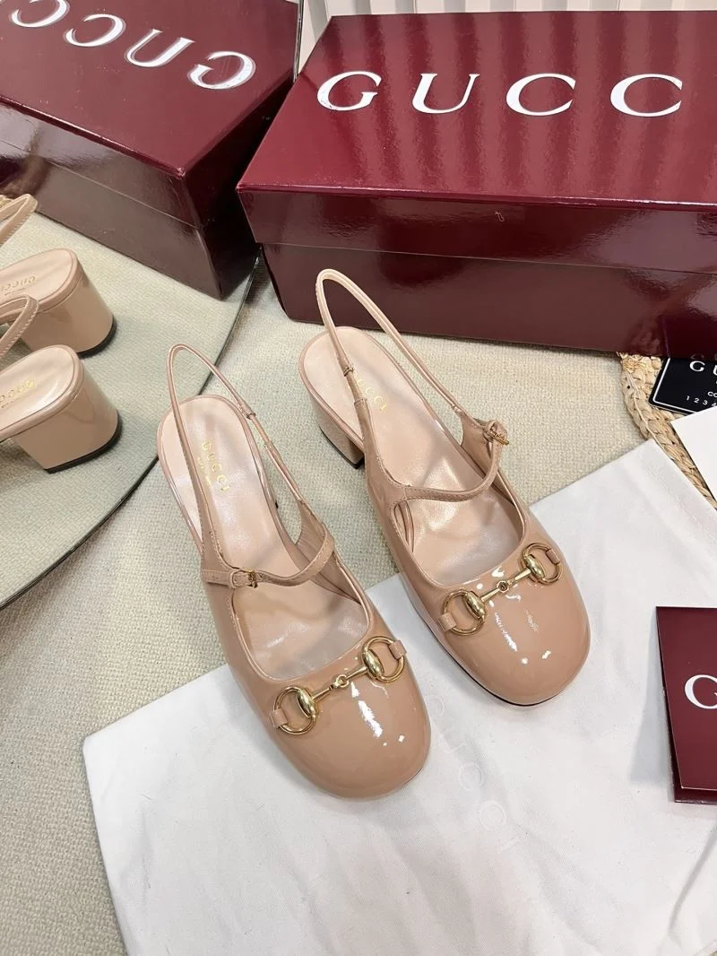 Elegant Gucci Sandals 25060