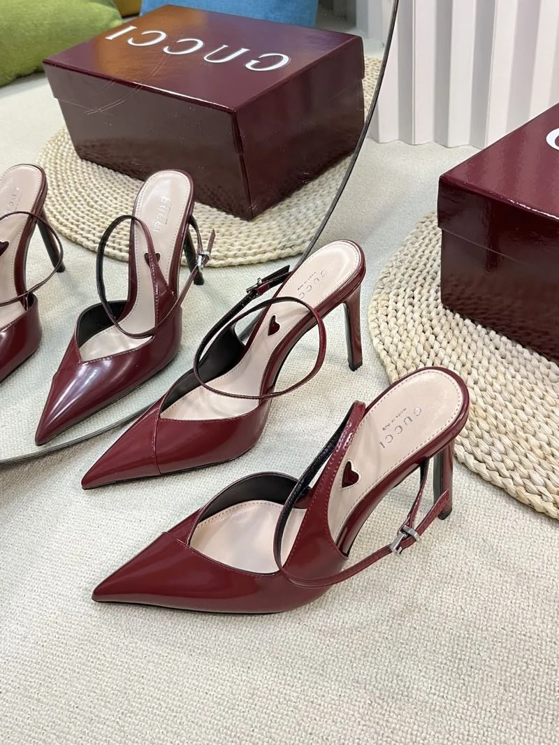 Resilient Gucci Sandals 25027