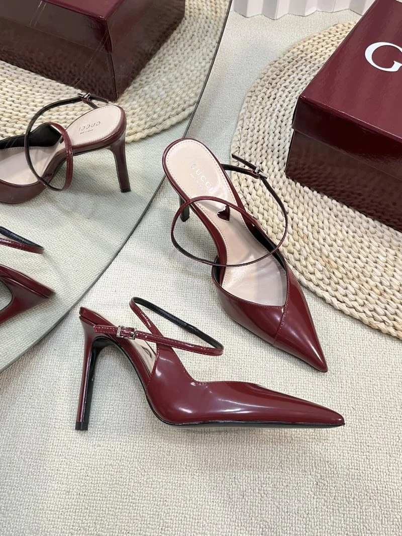 Resilient Gucci Sandals 25027
