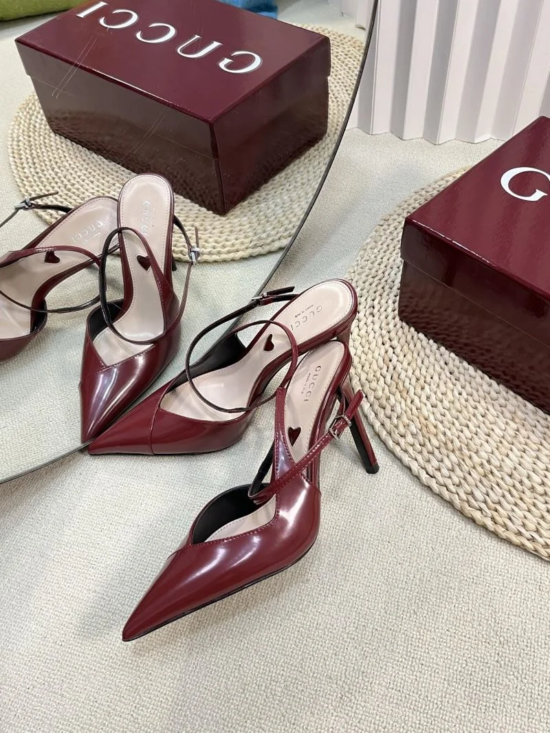 Resilient Gucci Sandals 25027
