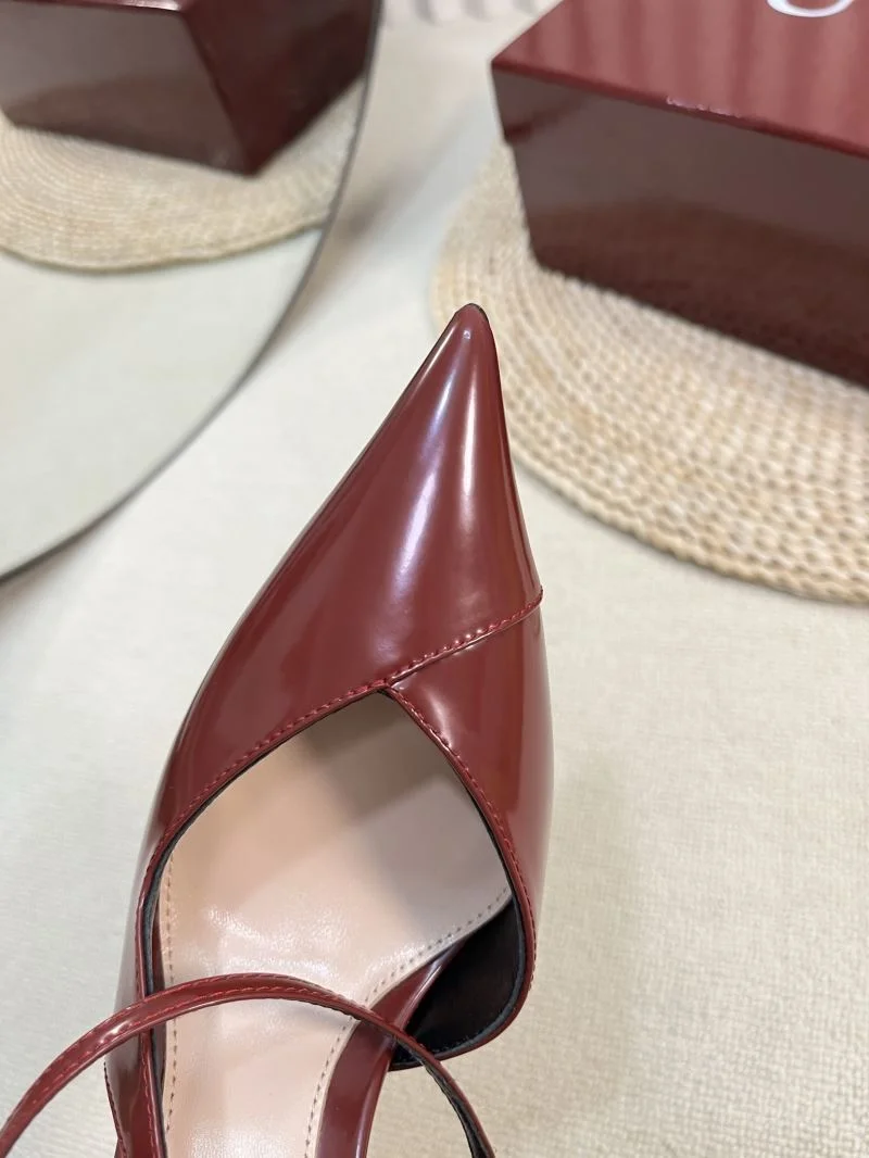 Resilient Gucci Sandals 25027